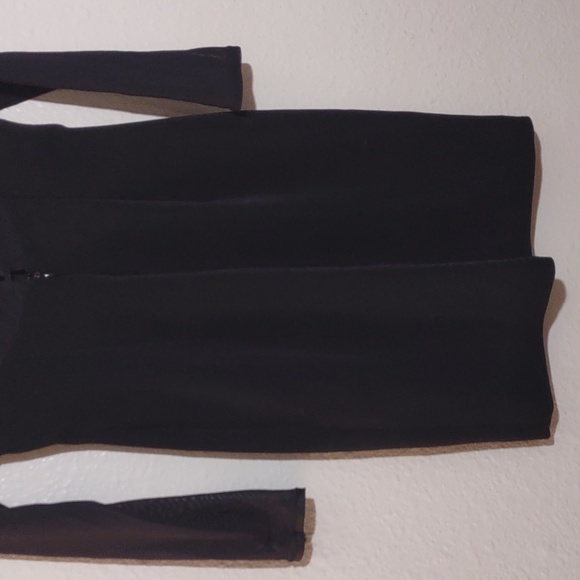 SLIGHTLY USED BLACK DRESS MESH FRONT - Picture 11 of 12